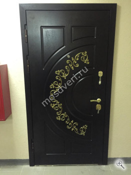 Элитная входная дверь коричневая с золотым узором - купить от производителя Мосдвери Элитная входная дверь коричневая с золотым узором